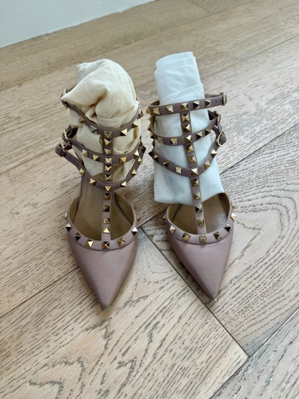 Valentino Garavani Rockstud Caged Kitten Heel Pumps 36.5